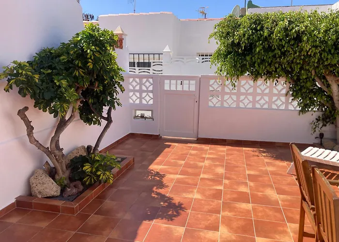 Casa M&m, Relax, Big Terrace, Swimming Pool 阿罗纳